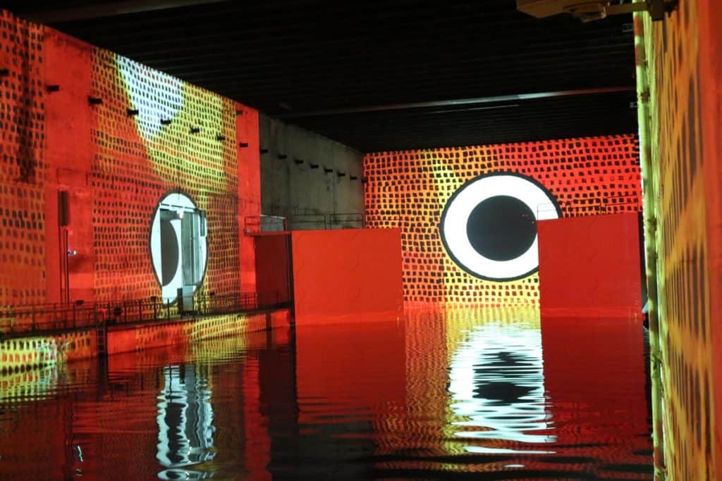 Paul Klee rouge, bassins des lumière